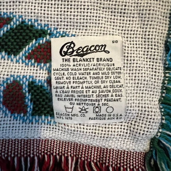 Vintage Disney Mickey & Minnie Happy Holidays Throw Blanket - Picture 4 of 7